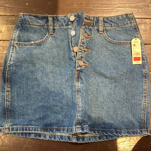 Jean skirt - Picture 1 of 1